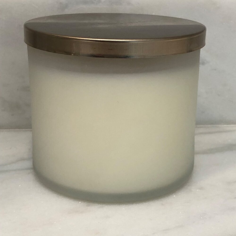 Bath & Body Works TIS‎ THE SEASON 3 Wick Scented Candle Reindeer 14.5 OZ Large - Picture 2 of 6